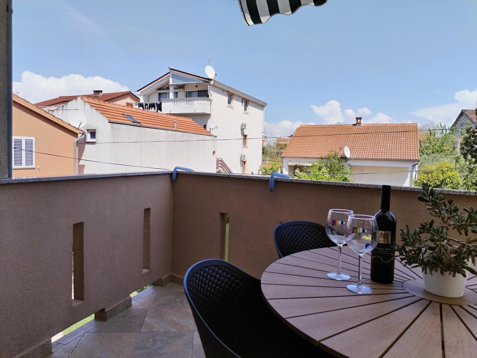 Family Apartment B&B Biograd Na Moru Buitenkant foto