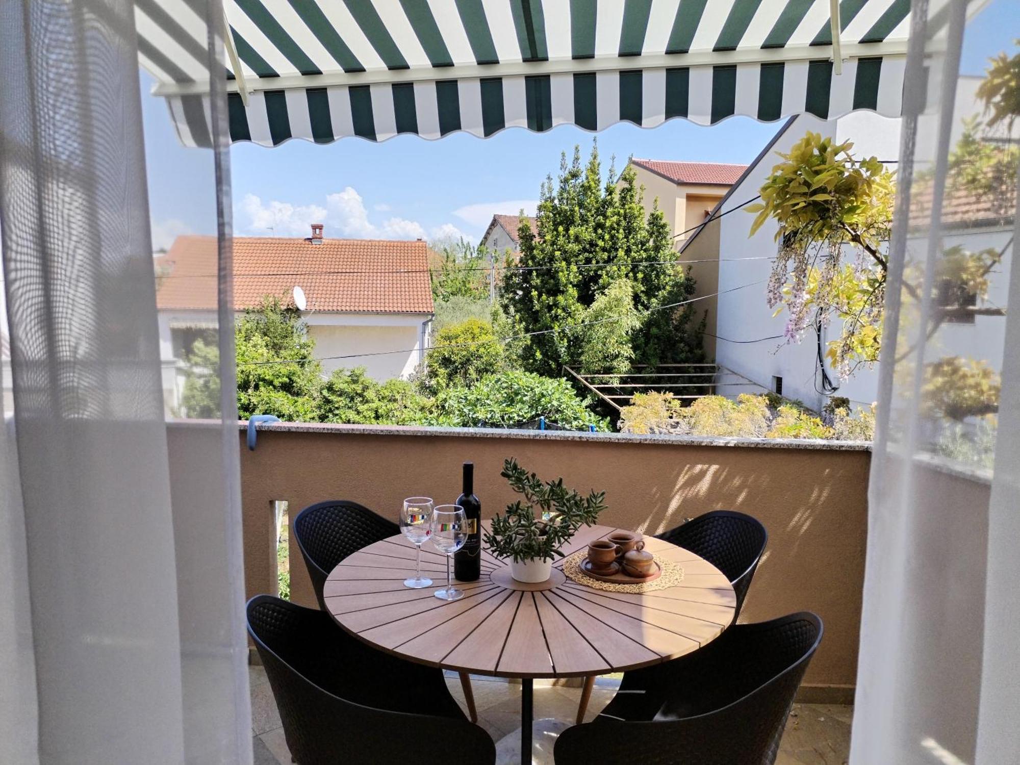 Family Apartment B&B Biograd Na Moru Buitenkant foto
